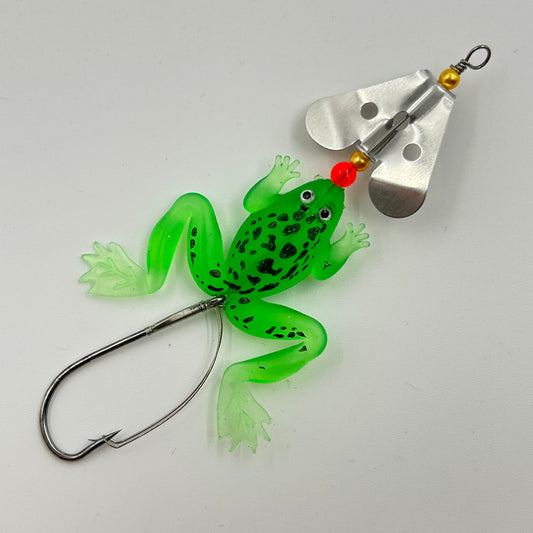 Macho Fishing Spinner Frosch Wobbler / Kunstköder mit Haken Krautschutz grün