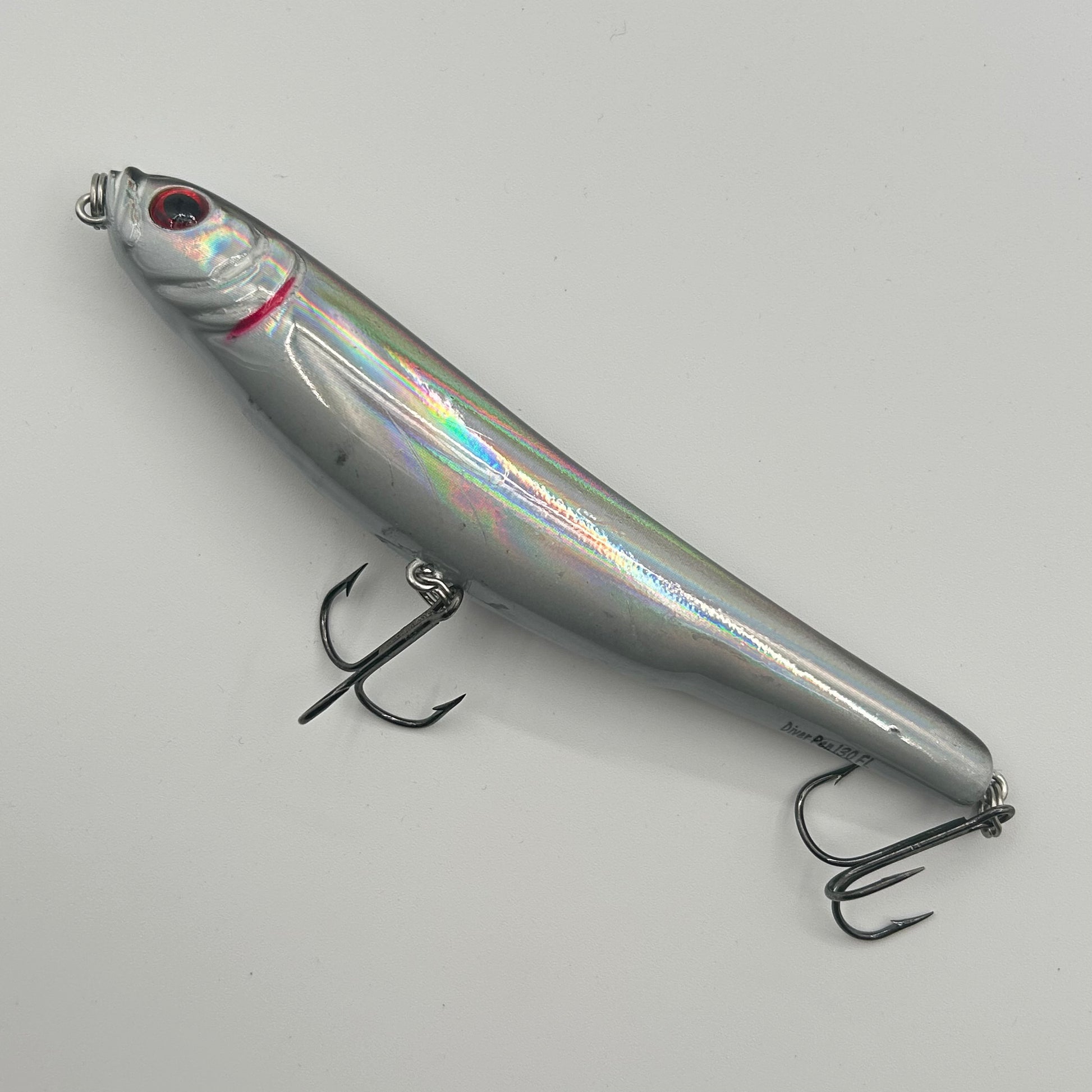 Balzer Shirasu Diver Pen 130 FL Wobbler / Kunstköder mit Drillingshaken 27g